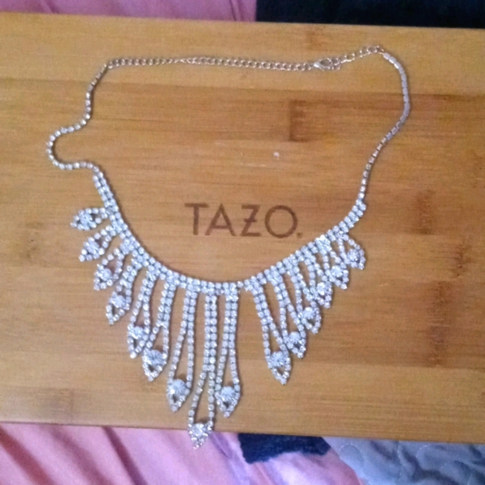 Ladies necklace